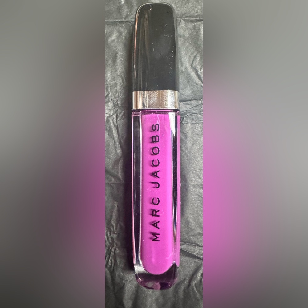 🆕 NWOB Marc Jacobs Raspberry Beret (356) Enamored Hi-Shine Gloss